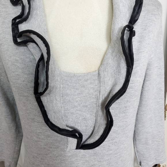 Red ruffled knit top small - Picture 2 of 9